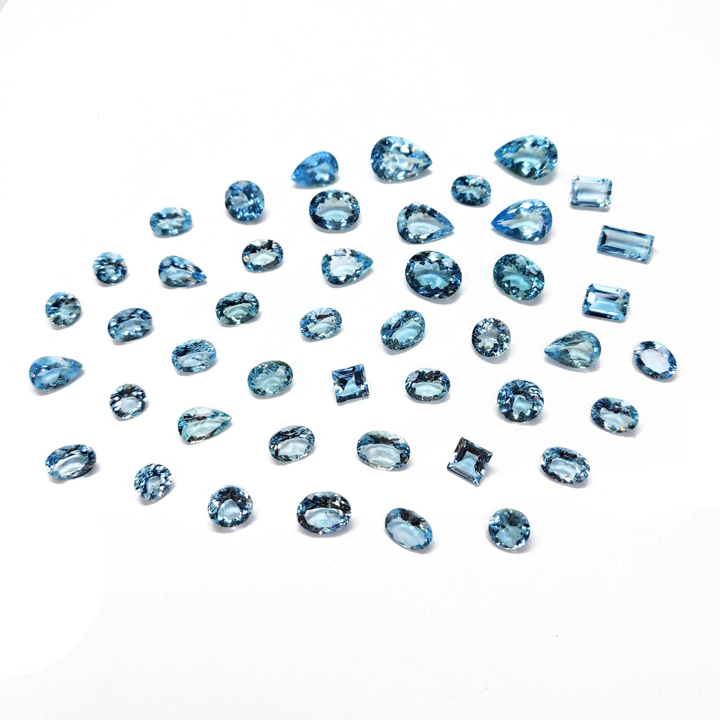 Natural Aquamarine 2-4cts Size and Mix Shape | Santa Maria